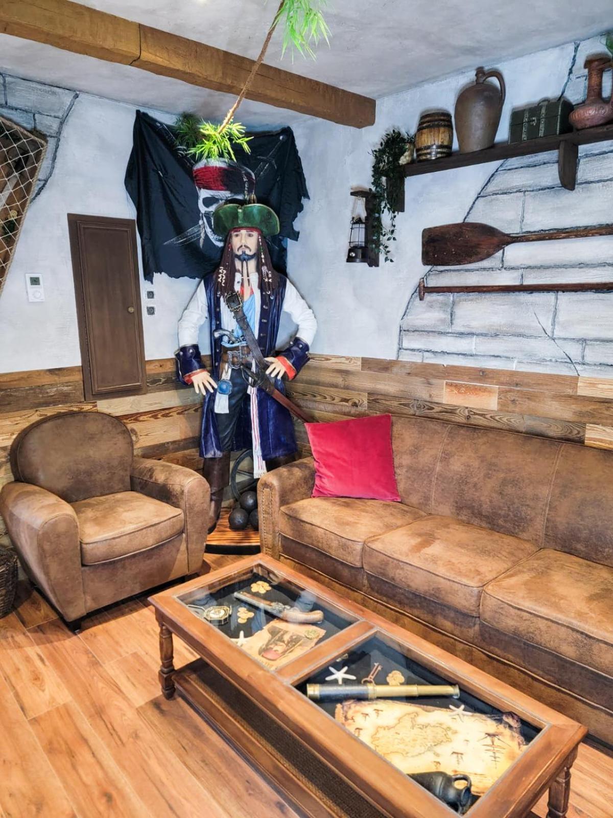 Sainte-Croix-en-Plaine Le Repaire Des Pirates Logement Magique מראה חיצוני תמונה